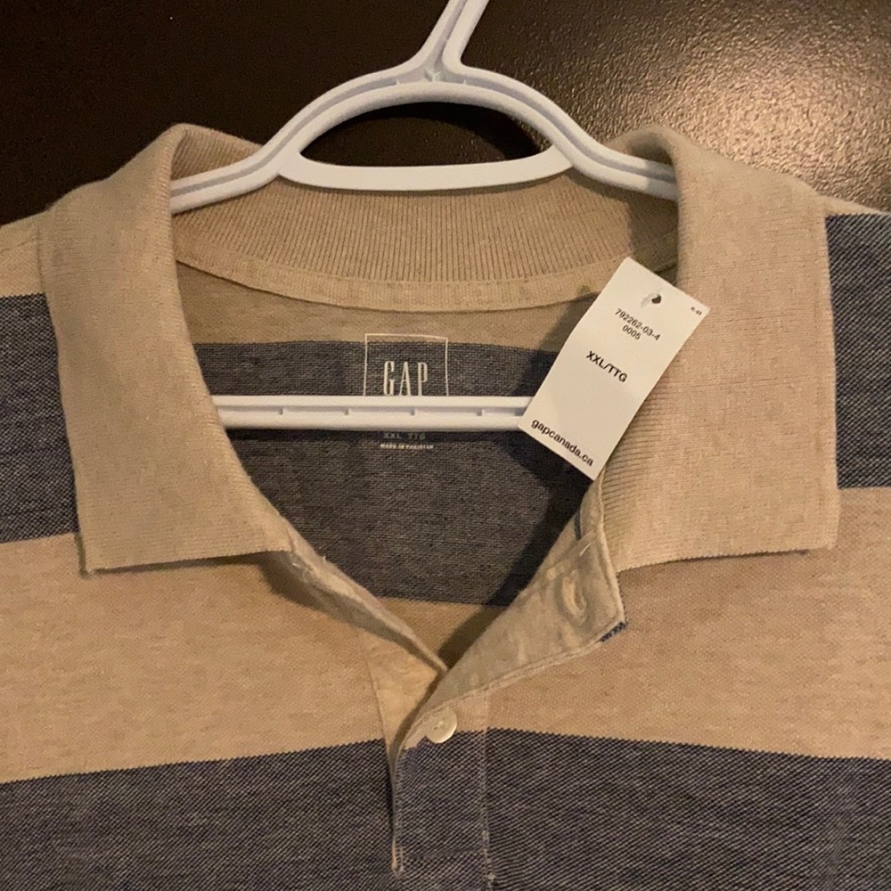 New with tags Gap men’s polo.